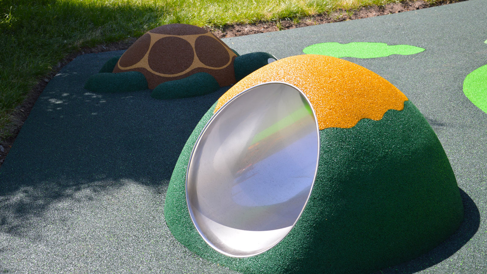 Aire de jeux thématique Terre d'aventure, au parc du Dispensaire, à Sartrouville